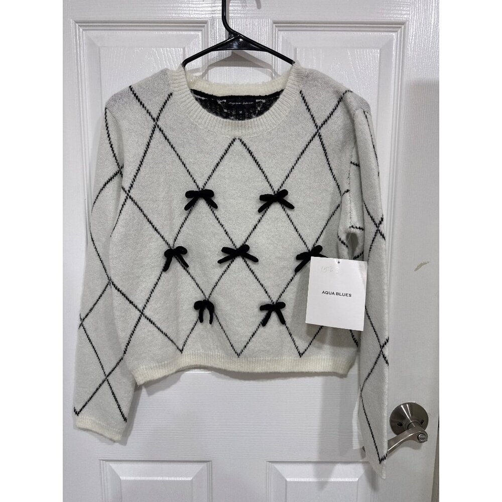 White and black Argyle bow sweater juniors Size M NWT